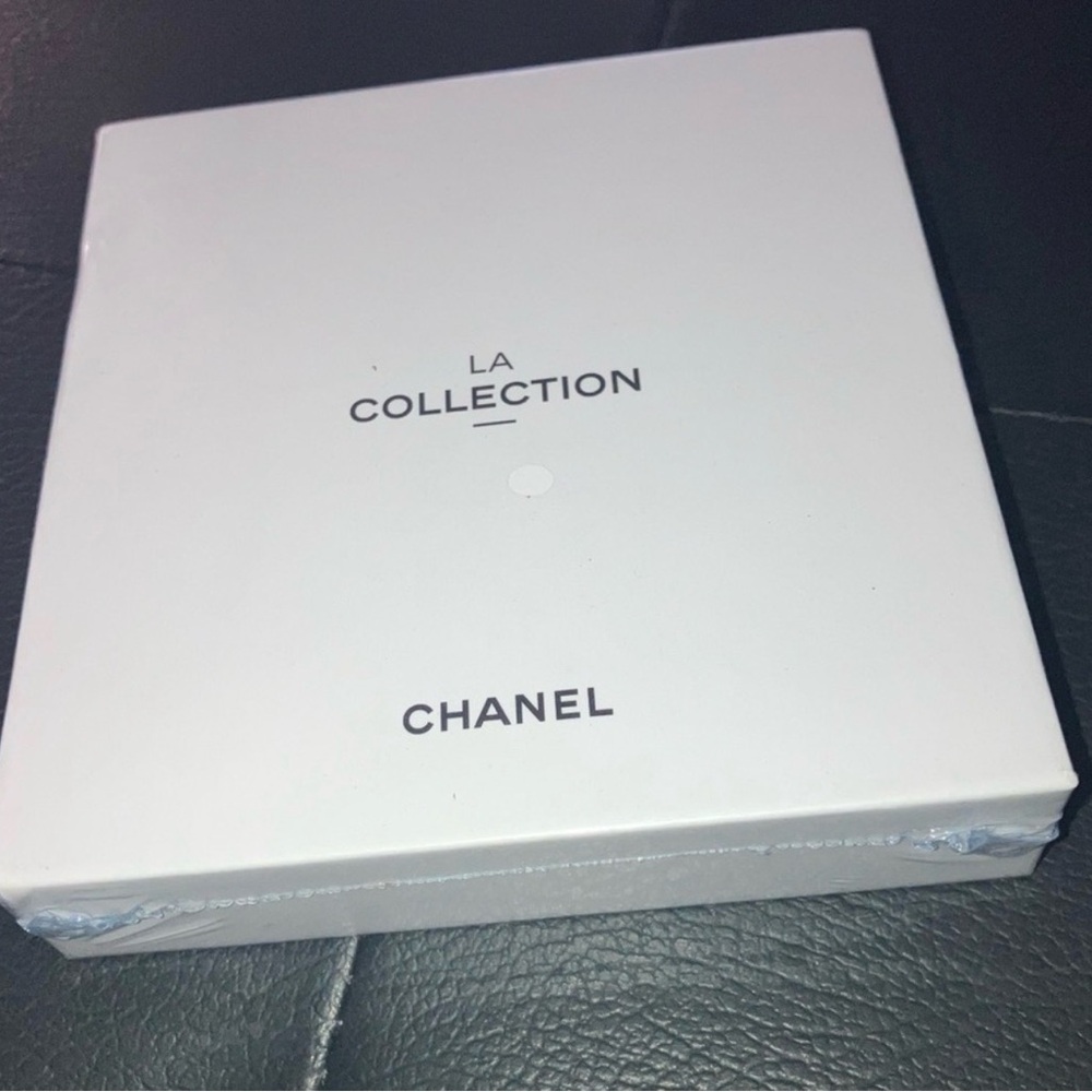 CHANEL Set of 2 Locks with Keys NIB NWT SEALED IN BOX - Picture 5 of 5